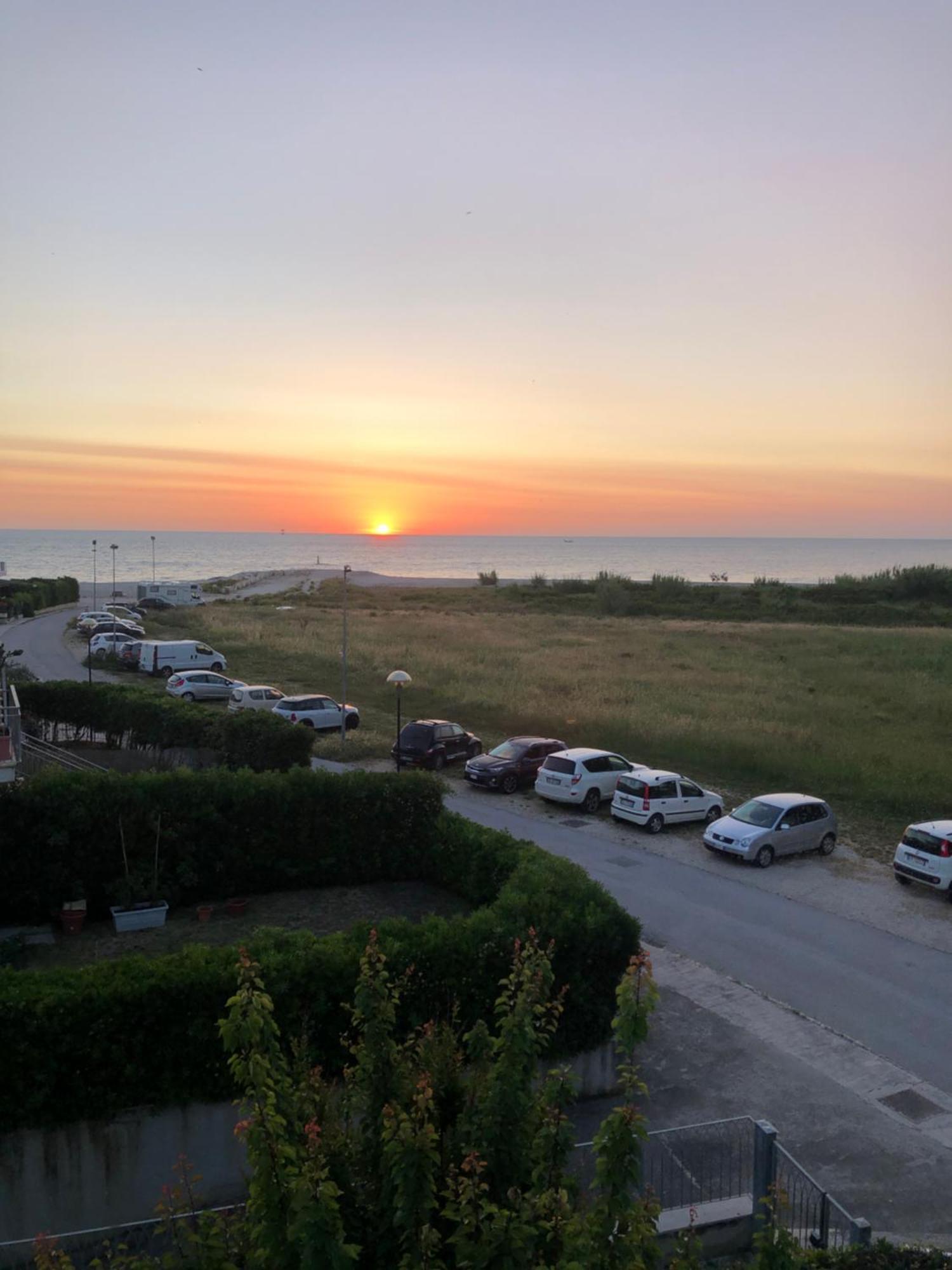 Marche Full Experience-Apartments Porto SantʼElpidio エクステリア 写真